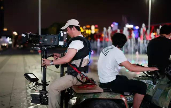 制造伍德斯托克音乐节